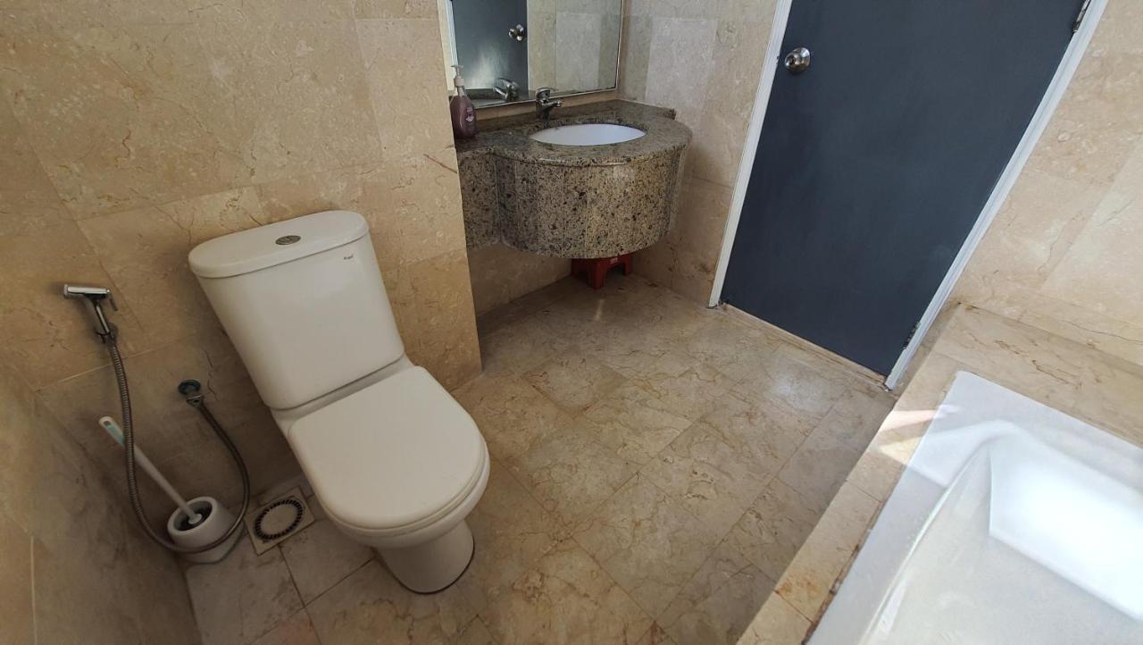 Homestay Jalan Tun Razak Walking Distance Ijn, Hkl, Mrt Station, Kpj, Perkeso, Bernama, Tabung Darah, Istana Budaya Куала-Лумпур Экстерьер фото